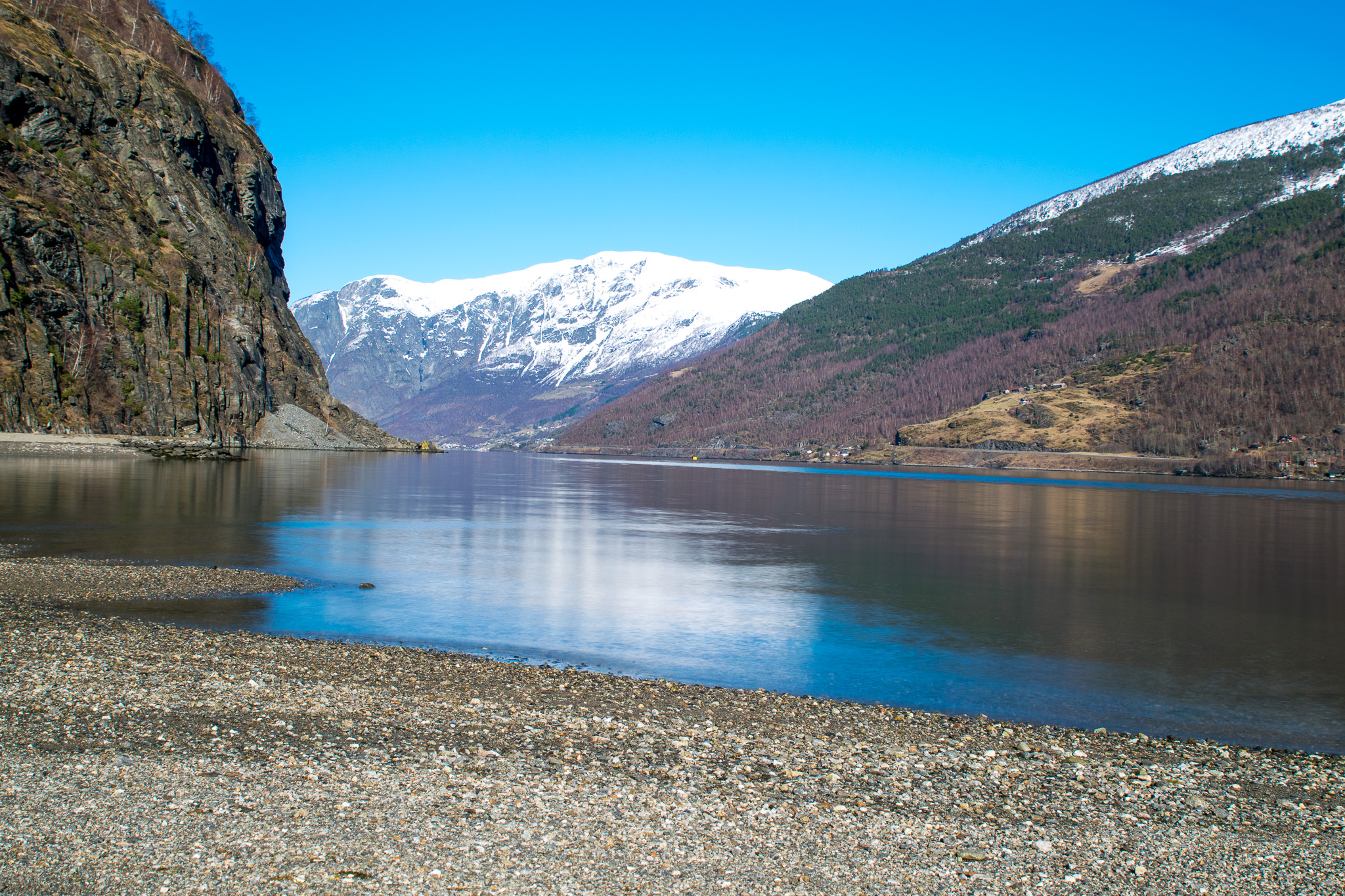 Der Blick von Flåms auf den Sognefjord läd zu einer ausgiebigen Pause ein.