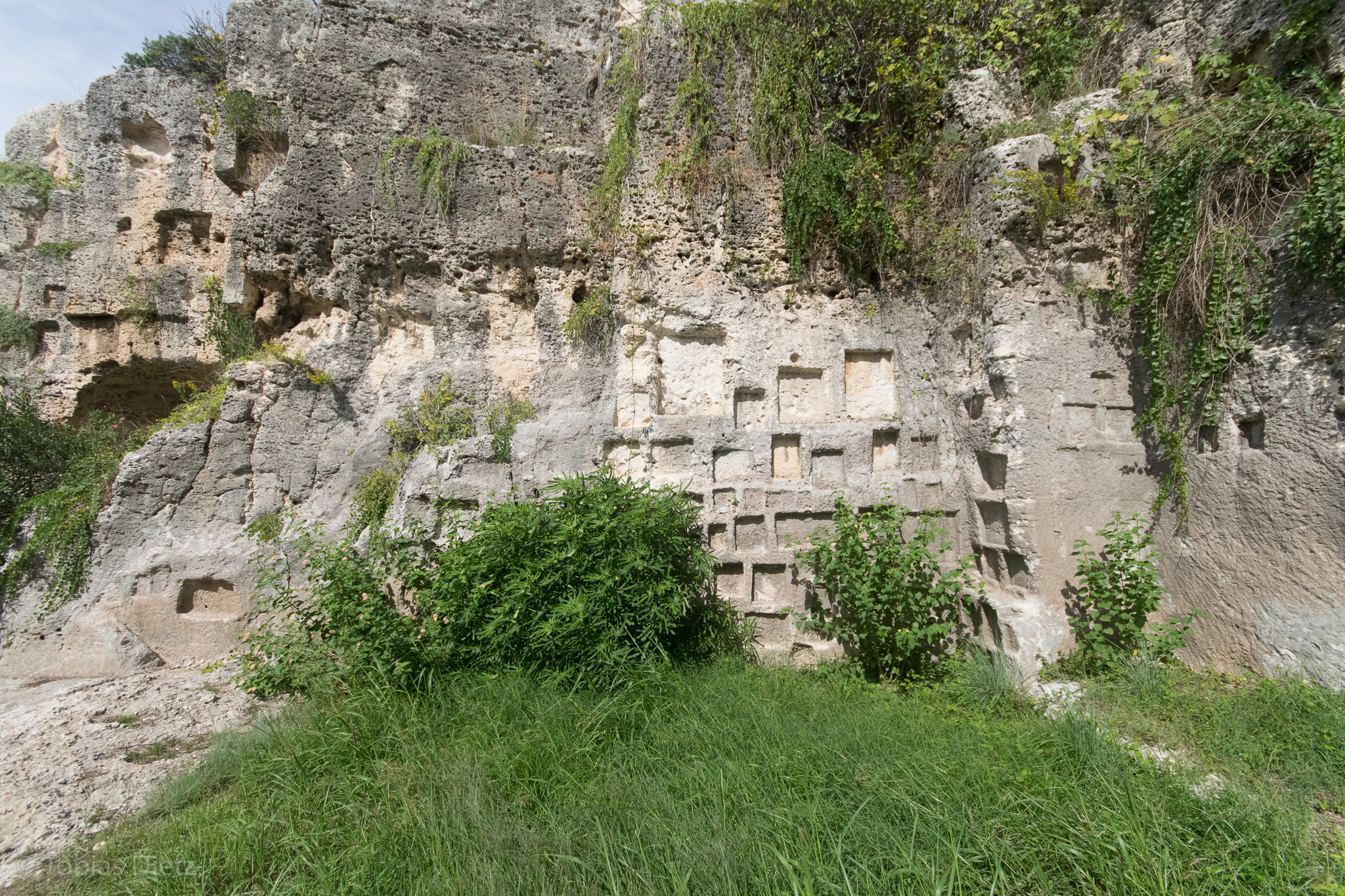 "Bildergalerie"(1) nahe der Grotticelle Necropolis