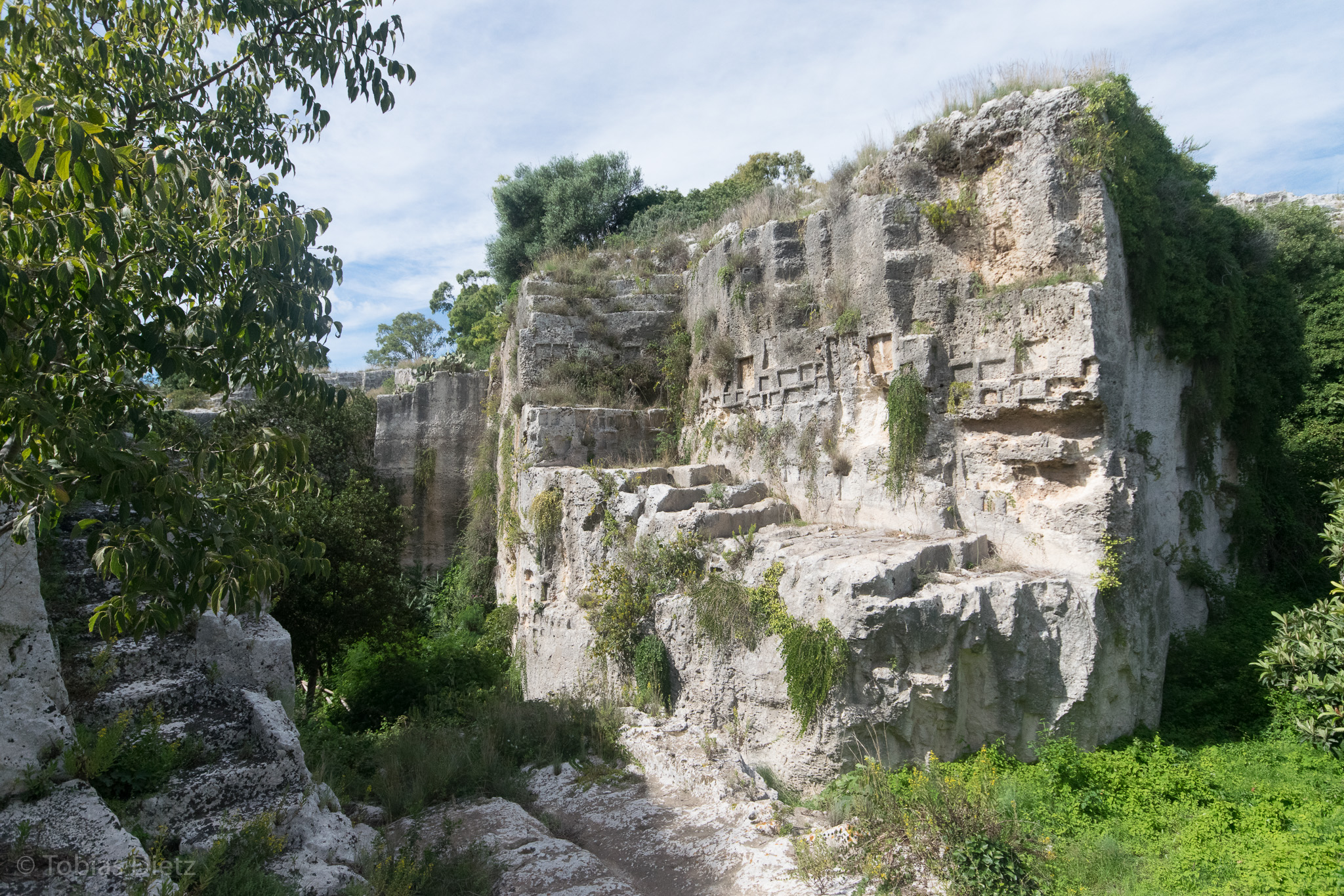 "Bildergalerie"(4) nahe der Grotticelle Necropolis