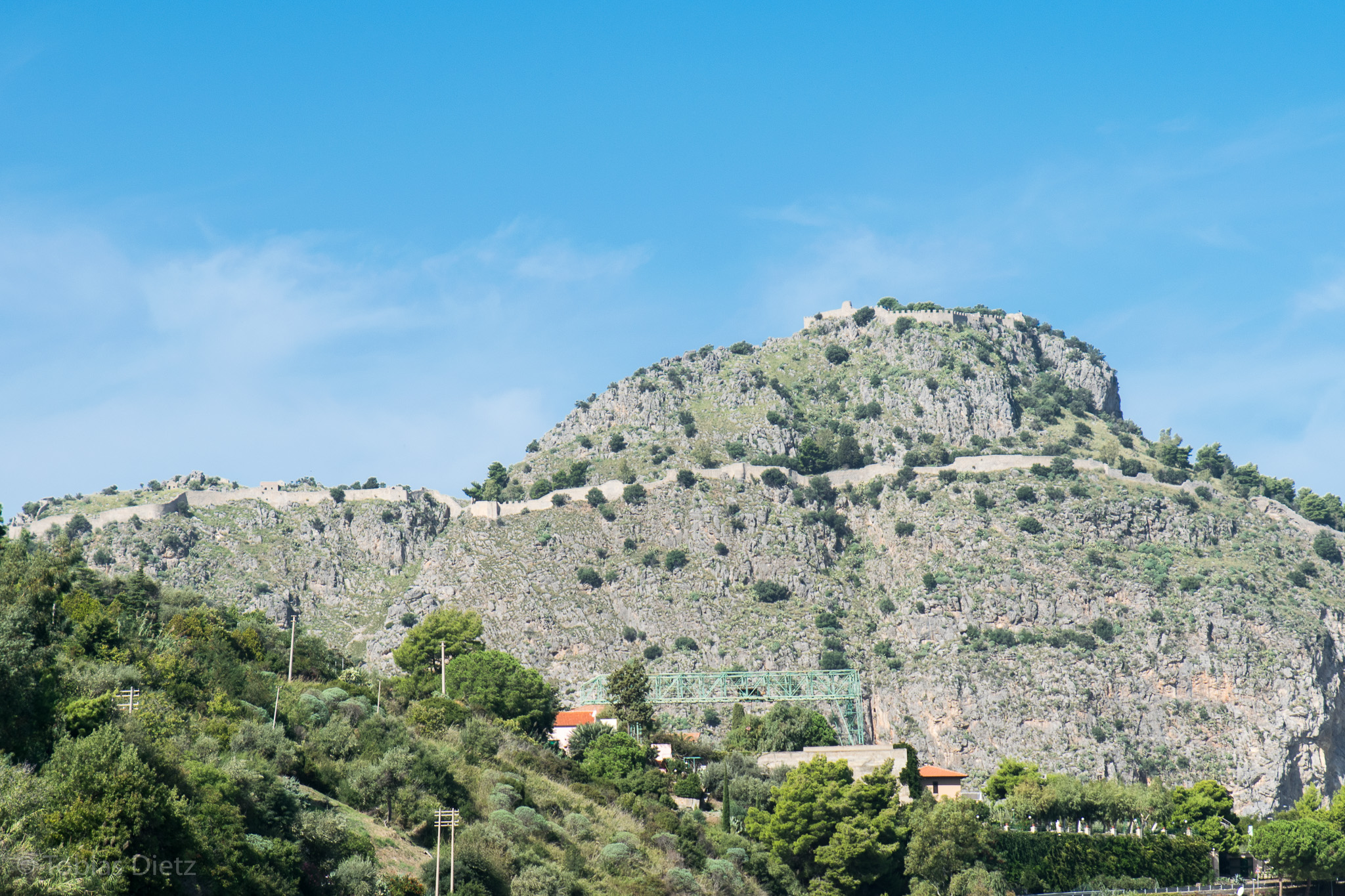 Der Rocco de Cefalù mit viel Mauern und ein bisschen Burg